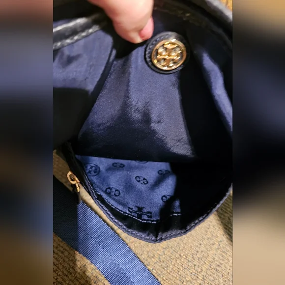 Tory Burch Navy Blue Nylon and leather Crossbody Preloved - Picture 9 of 15